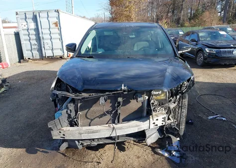 2018 Toyota Highlander Le z USA, uszkodzony, nr VIN 5TDBZRFH9JS844990